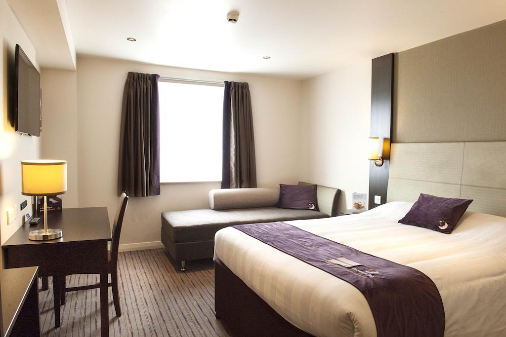 Premier Inn Stirling City Centre Phòng bức ảnh