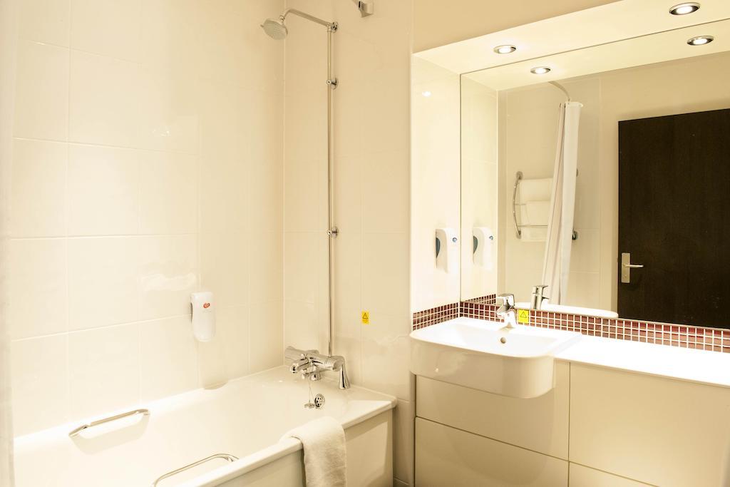 Premier Inn Stirling City Centre Phòng bức ảnh
