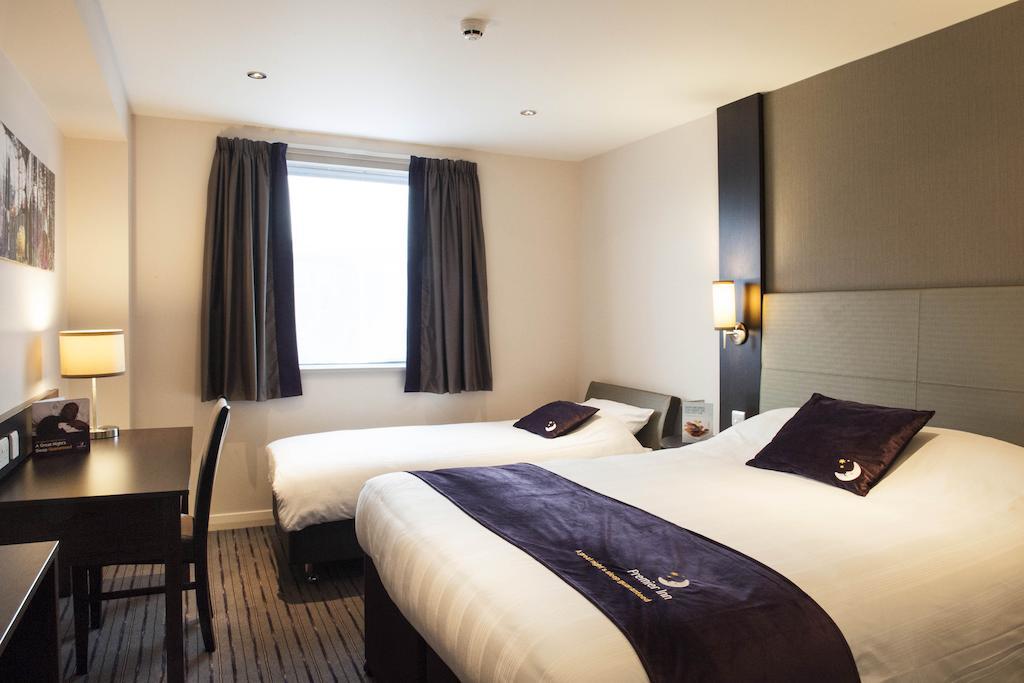 Premier Inn Stirling City Centre Phòng bức ảnh